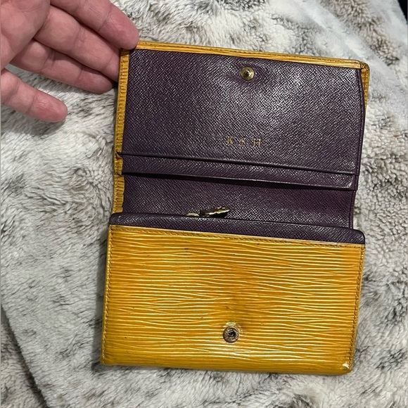 Louis Vuitton EPI Yellow bi-folder Women's wallet - Picture 6 of 14